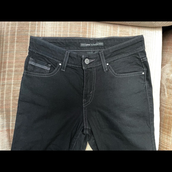Levi’s Mid Rise Jeans - Picture 3 of 6